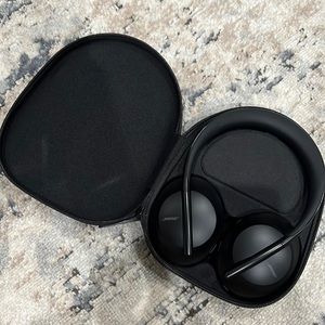 Bose Noise Cancelling Over-Ear Bluetooth Wireless Headphones 700